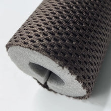 Load image into Gallery viewer, Le nostre liane Hygrolon di Dusk Tropic sono di prima qualità. L'Hygrolon è un materiale che può trattenere fino al 280% del proprio peso in acqua, imitando la corteccia degli alberi o un classico substrato di accrescimento. Inoltre l'hygrolon è estremamente durevole e non si deteriora, quindi non dovrai mai sostituirlo nel tuo terrario.