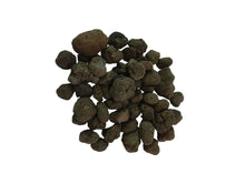 Carica l'immagine nel visualizzatore di Gallery, Usato come strato base da posizionare sotto ogni tipo di substrato per creare un livello di drenaggio d'acqua in terrari naturalistici. Consigliamo di aggiungere dell'acqua nel fondo di drenaggio appena inserito cosi da aumentare i livelli di umidità. Il suo utilizzo previene la formazione di muffe e compattazione del terreno, si consiglia di separare il livello di drenaggio con il substrato tramite la nostra rete in pvc e di inserire un sistema di aspirazione dell'acqua in eccesso sul fondo.