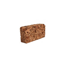 Load image into Gallery viewer, Substrato 100% naturale, la fibra di cocco è pratica e si adatta ad ogni situazione. Non produce muffa in caso di umidità, assorbe una parte di acqua e mantiene l'ambiente umido. Una volta asciugata, può essere utilizzata anche per ambienti aridi. Versare da 3 a 4 litri di acqua a temperatura ambiente per ciascun mattone.