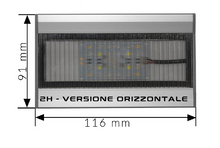 Carica l&#39;immagine nel visualizzatore di Gallery, Le lampade SKYLIGHT MID 2H e SKYLIGHT MID 2V sono progettate per vivari e terrari contenenti piante vive.
Offrono uno spettro luminoso ottimizzato non solo per favorire la fotosintesi e la crescita sana delle piante, ma anche per assicurare una resa cromatica intensa e naturale degli abitanti del terrario.
Grazie al design studiato, l’abbagliamento laterale è stato ridotto al minimo, rendendo l’osservazione del vivarium un’esperienza ancora più piacevole e realistica.
